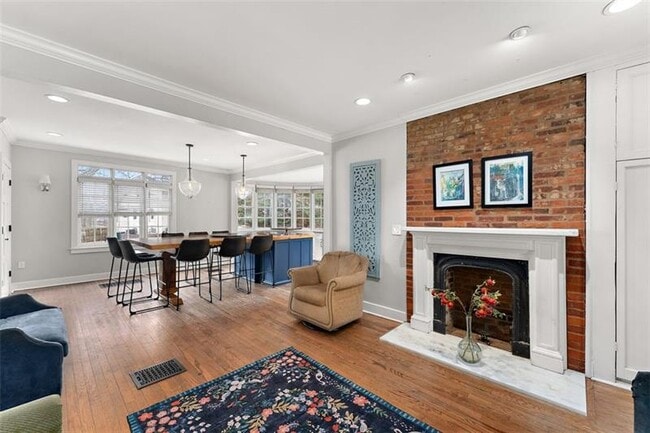 Photo - 732 Orchard Terrace