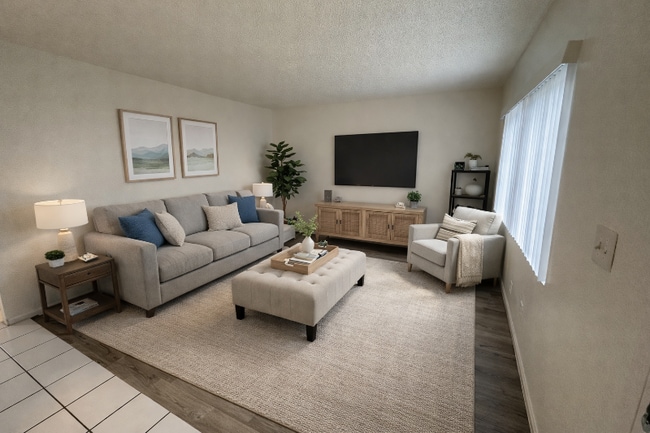 Photo - 911 E 10th St Unidad 2