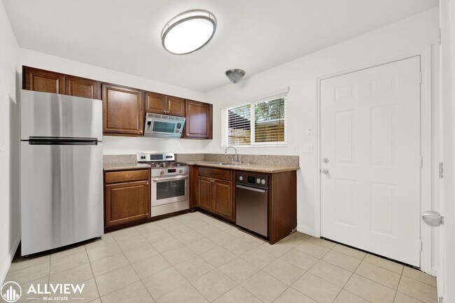 Photo - 980 E Mission Ave Unit 20