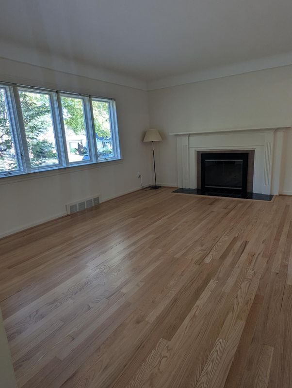 Photo - 2152 Pembroke Rd