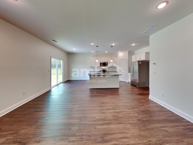 Photo - 216 Willow Ln