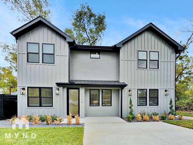 Building Photo - 1119 Mahan Dr