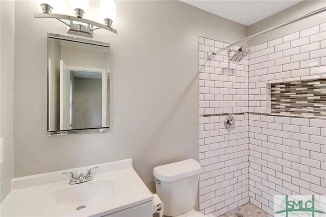 Photo - 302 Larbre Rd