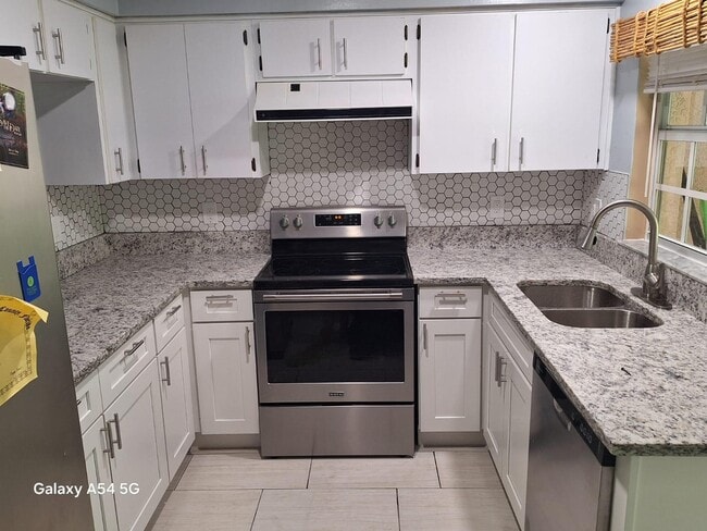 Photo - 2879 Thaxton Dr