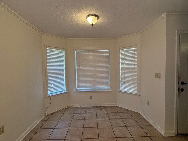 Photo - 207 Pinoak Ct