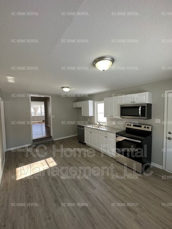 10524 Richmond Ave House House Rental in Kansas City, MO