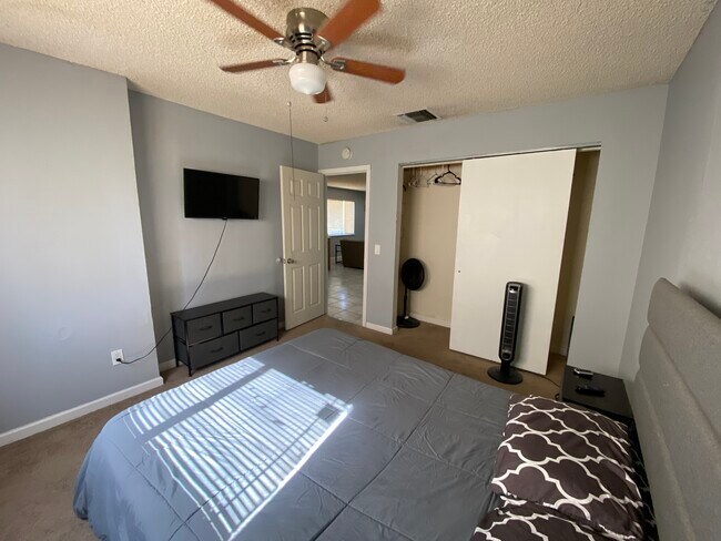 Photo - 235 W Robertson Rd
