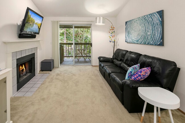 Building Photo - 23321 Cedar Way Unit #J302