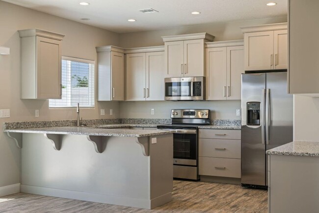 New 3 Bedroom 2.5 Bathroom Townhome - New 3 Bedroom 2.5 Bathroom Townhome
