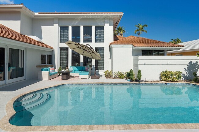 Photo - 3050 NE 43rd St