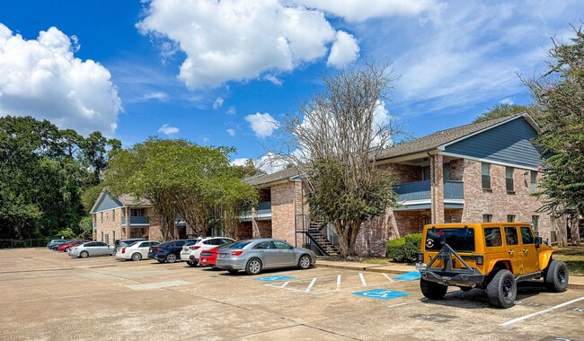 Brookhollow Apartments