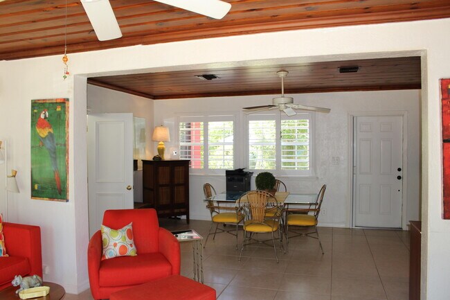 225 Gulfstream Blvd