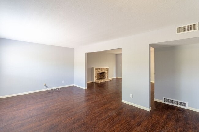 Photo - Beautiful 3 bedroom Home in West Congress!