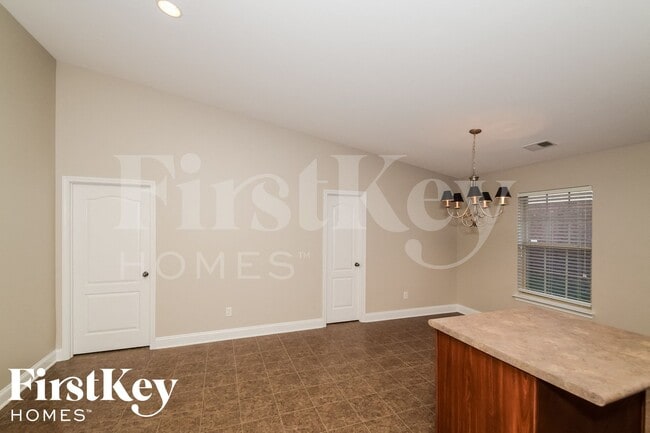 Photo - 605 Hidden Brook Trail