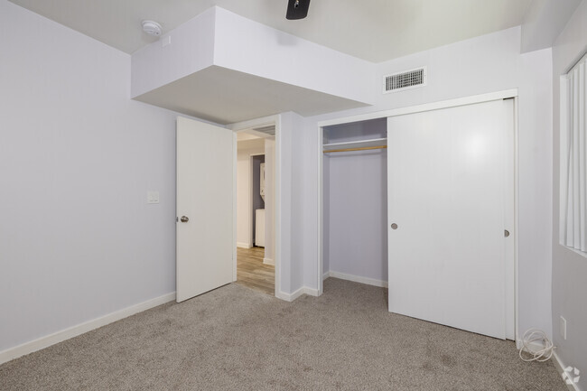 2BR, 1BA - 673SF - First Bedroom - Biltmore on the Lake Apartments
