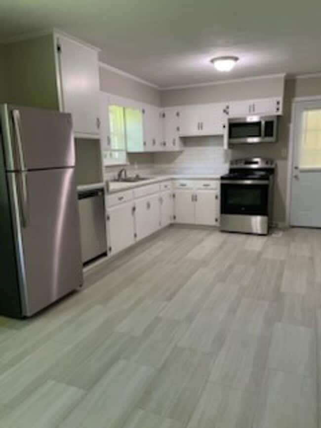 Photo - 740 Haywood Dr NW