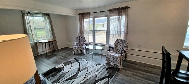 Photo - 232 N Lake St SE Unit 1