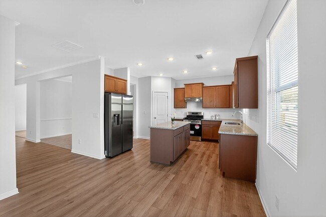 Photo - 233 Bloomfield Cir