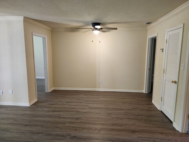 Georgetown Village Apartments