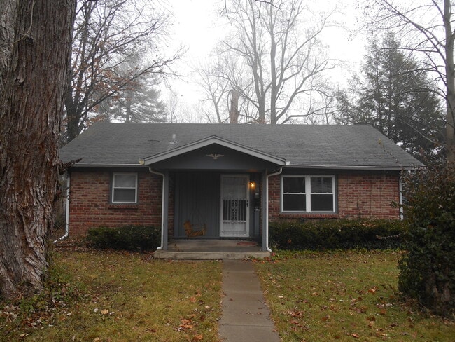 Building Photo - 813 S Mitchell St Rental