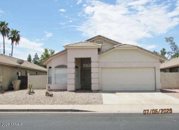 Building Photo - 6135 W Navajo Dr