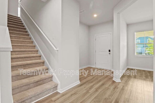 Photo - 507 Donnas Vw Wy