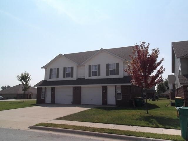 Photo - 870 Meadowlands Dr