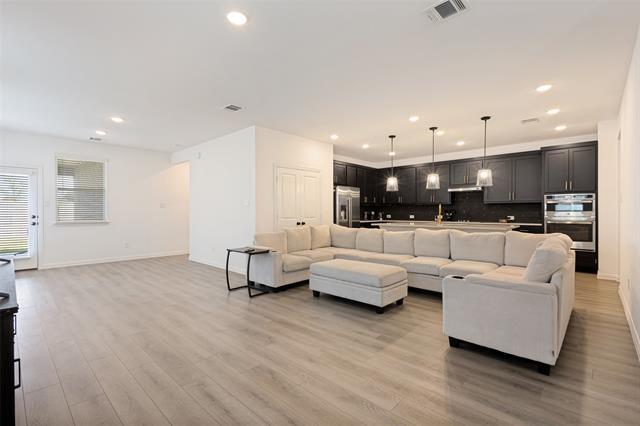 513 Waterhouse Lk Dr