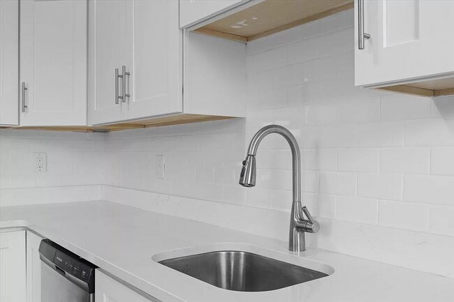 Photo - 3900 Howley St