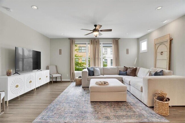 Photo - 775 Hamilton Cir SE