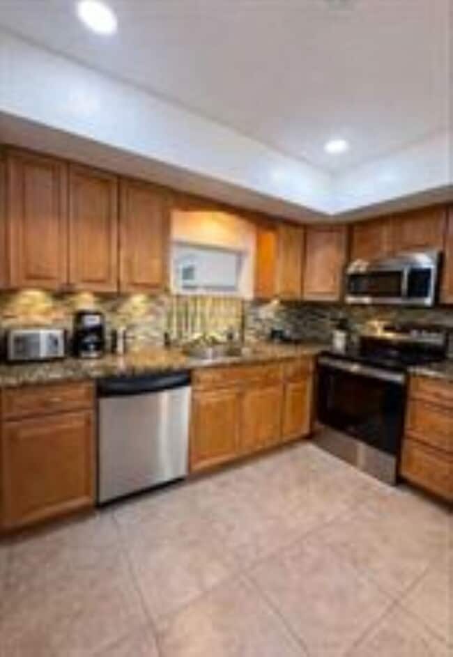 5340 NE 17th Ter