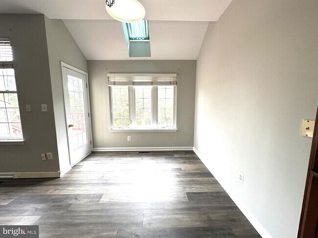 Photo - 22609 Welborne Manor Square