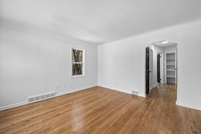 Photo - 18525 Westmoreland Rd