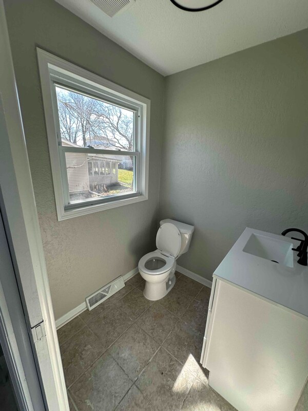 Photo - 1000 Van Fleet St