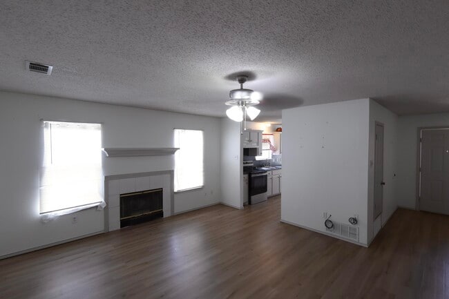 Photo - 811 Ironton Dr