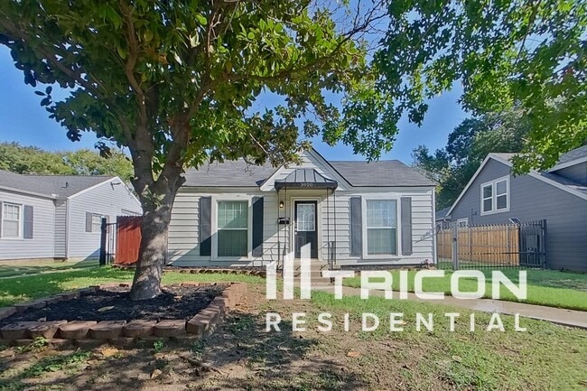 Building Photo - 3920 Calmont Ave Rental