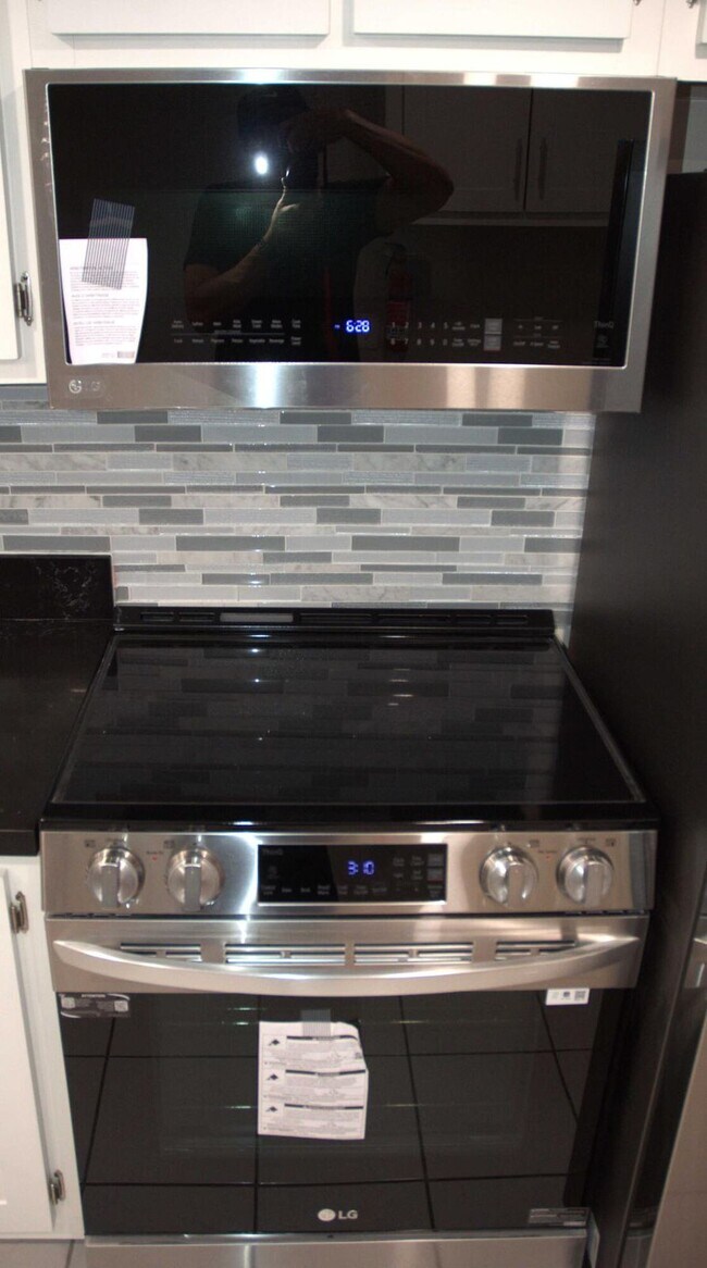 Building Photo - 300 NE 26th Ave Unit 4030 Rental