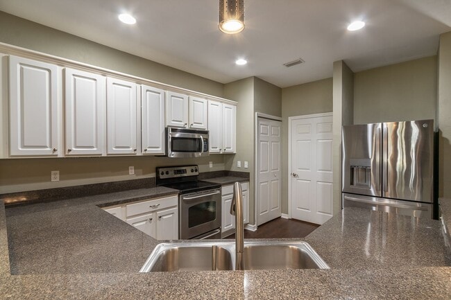 Photo - Luxury Living in The Villas of West End – ...