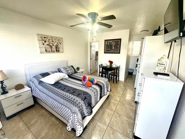 Building Photo - 338 Van Buren St Unit SI FL1-ID1520232P