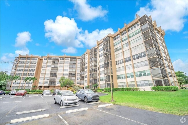 Building Photo - 900 St Charles Pl Unit 510 Rental