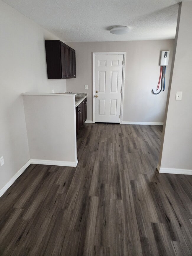 Photo - 638 W Jackson St