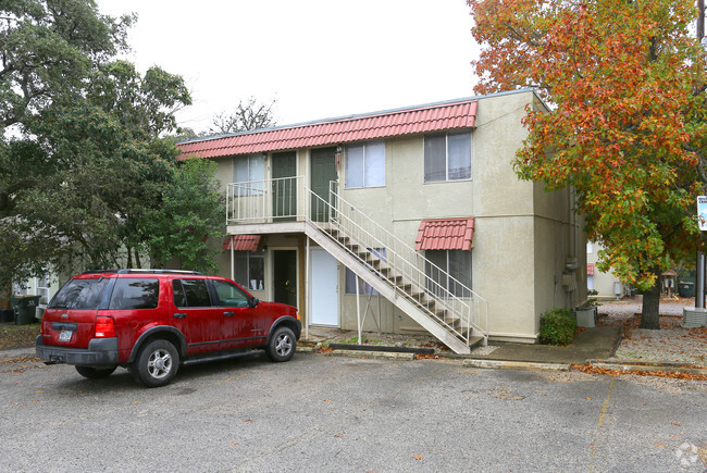 Building Photo - Chestnut Place Apartments