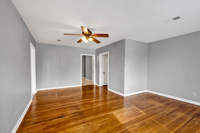 Photo - Cozy 3 bedroom home with large yard!