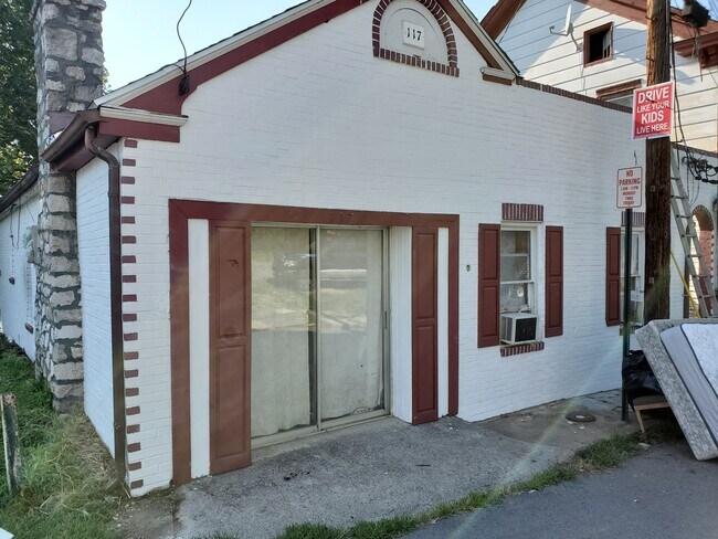 Photo - 117 Swartz St Apartments Unit 1