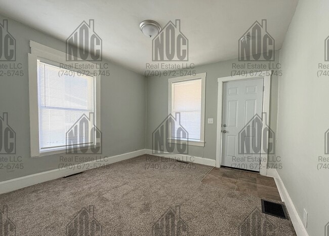 Photo - 915-915 Pierce Ave