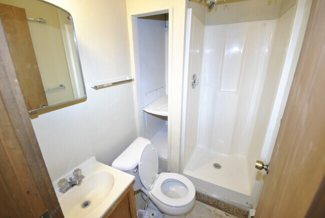 Photo - 618 Packard St