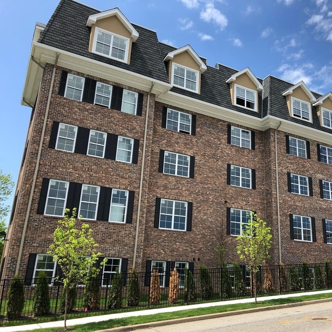 Hilltop Apartments of Totowa For Rent in Totowa, NJ