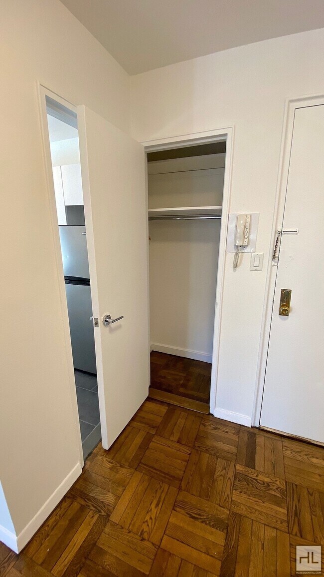 Photo - EAST 35 STREET Unit 8C