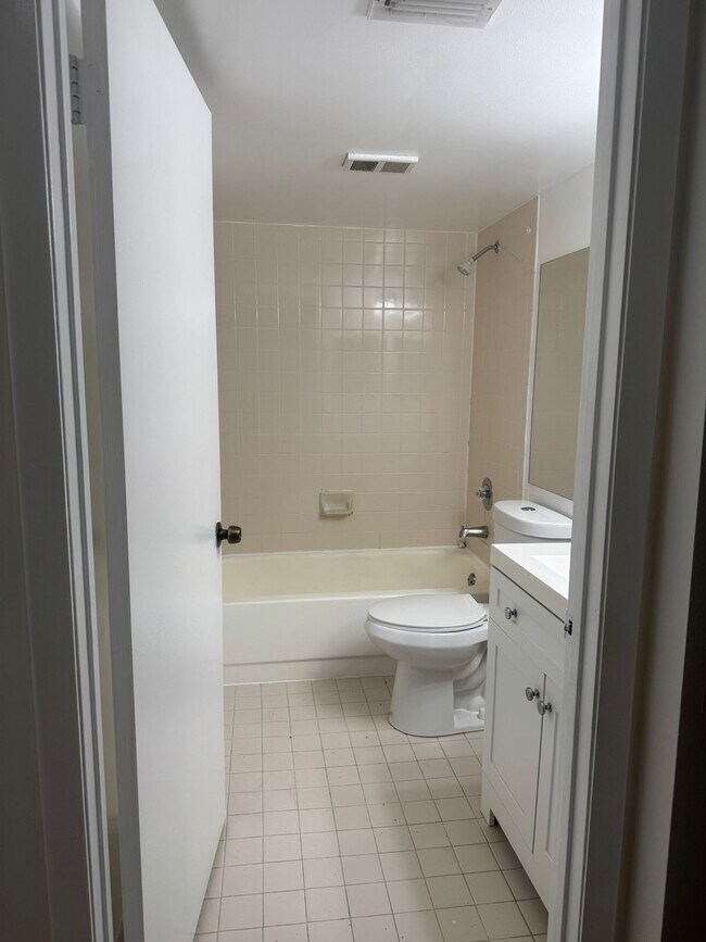 Photo - 560 S Park Rd