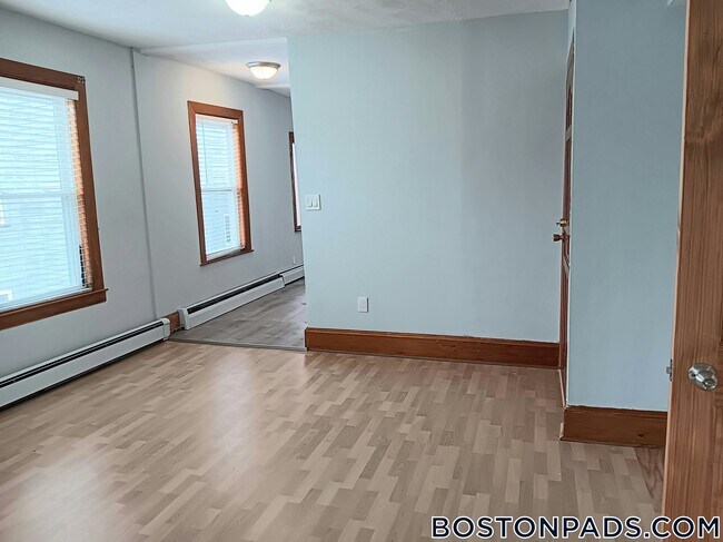 Photo - 89 Webster Ave Unidad 3